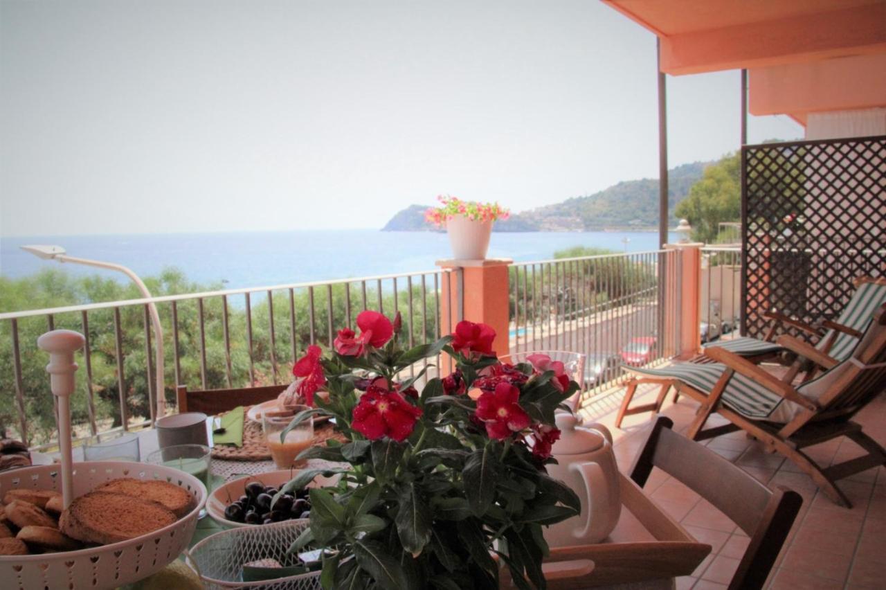 Poseidone Sea Apartment Taormina Мацео Екстериор снимка