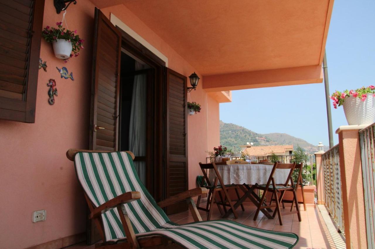 Poseidone Sea Apartment Taormina Мацео Екстериор снимка