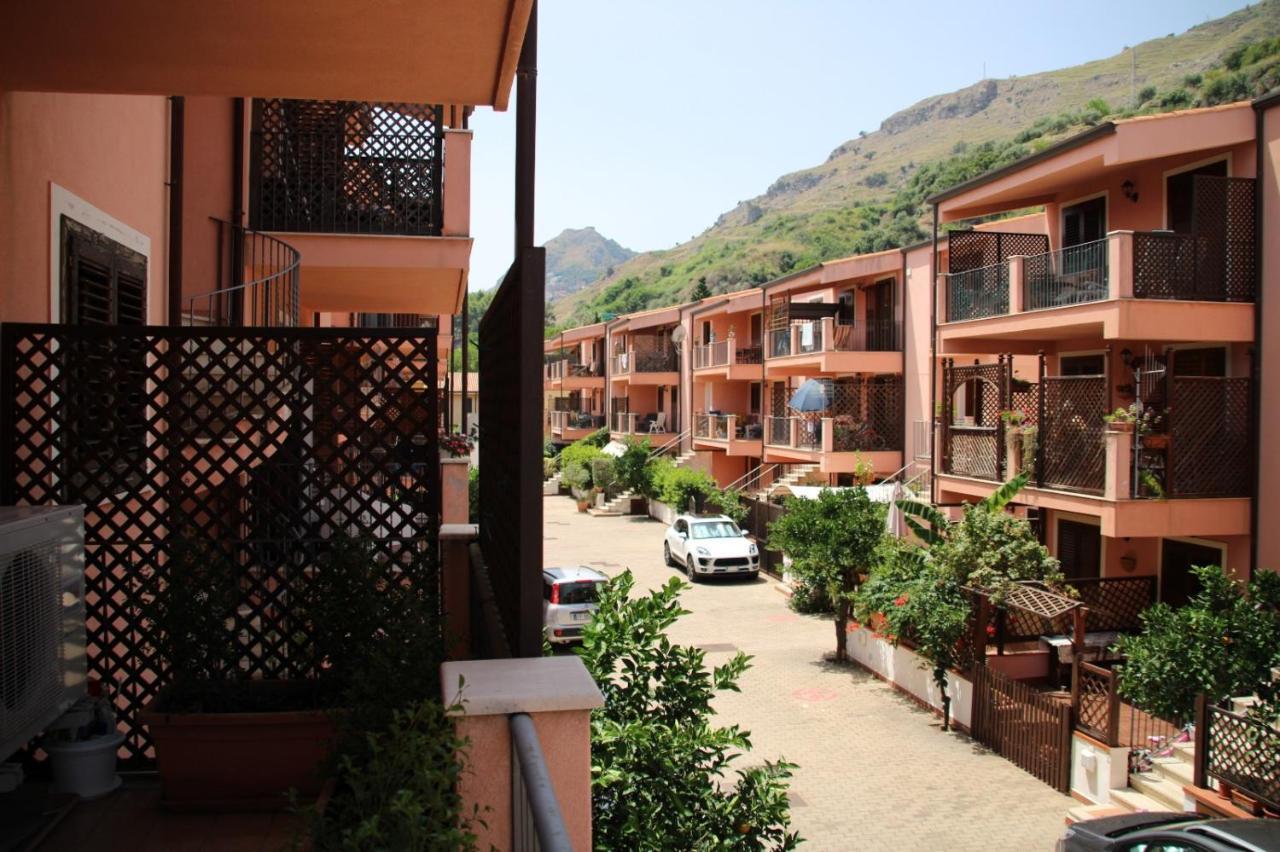 Poseidone Sea Apartment Taormina Мацео Екстериор снимка