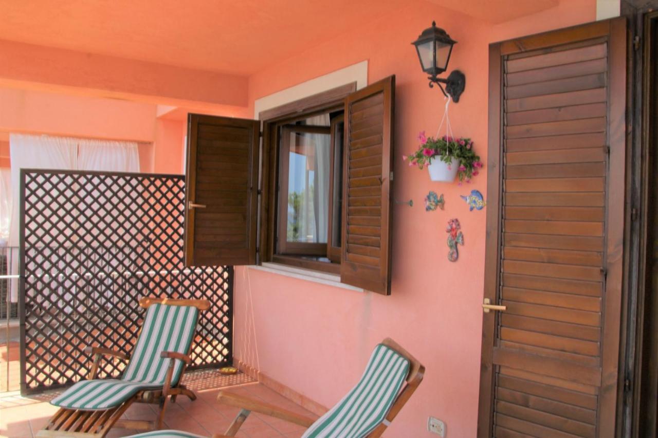 Poseidone Sea Apartment Taormina Мацео Екстериор снимка