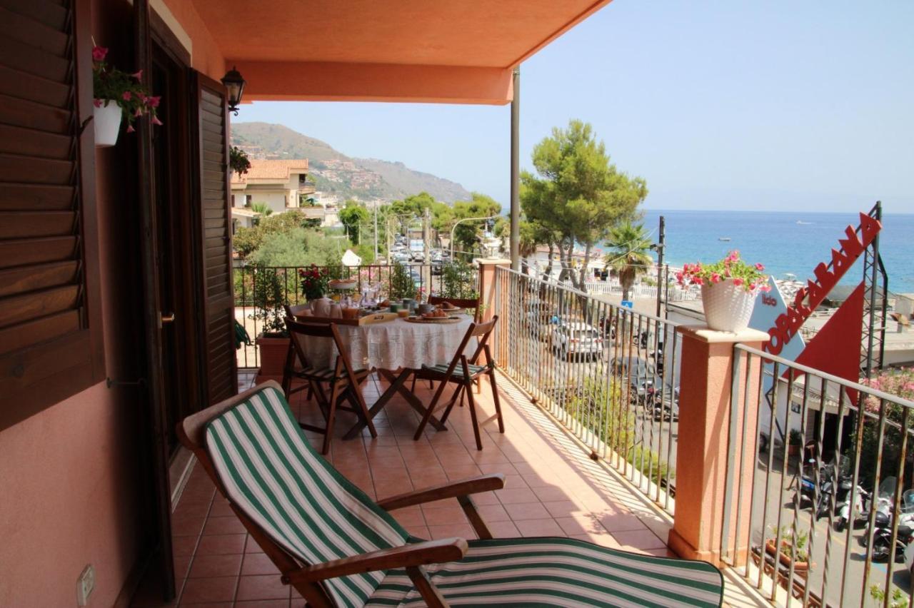 Poseidone Sea Apartment Taormina Мацео Екстериор снимка