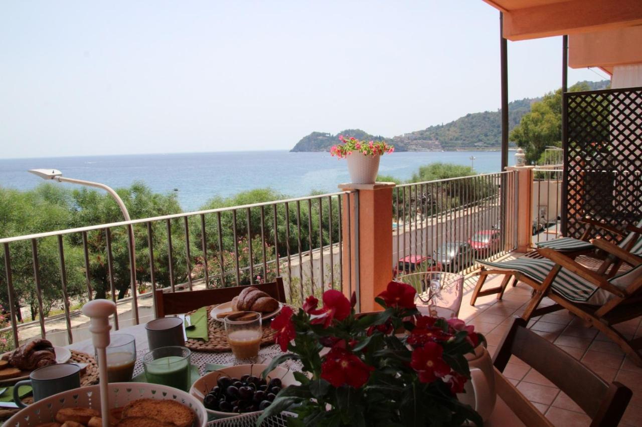 Poseidone Sea Apartment Taormina Мацео Екстериор снимка