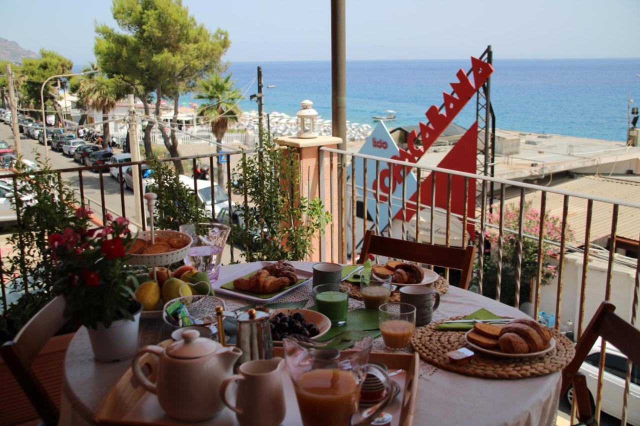 Poseidone Sea Apartment Taormina Мацео Екстериор снимка