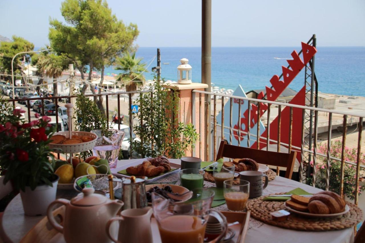 Poseidone Sea Apartment Taormina Мацео Екстериор снимка